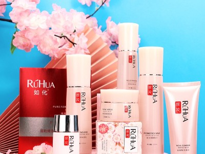 是否還在為產(chǎn)品效果不佳而煩惱？是否因?yàn)轭櫩蛷?fù)購(gòu)率低而倍感壓力？ #化妝品OEM  #功效護(hù)膚品   #護(hù)膚品工廠