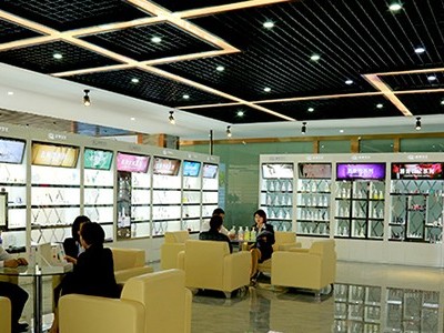化妝品領(lǐng)域?yàn)槭裁措娚贪l(fā)展快速？